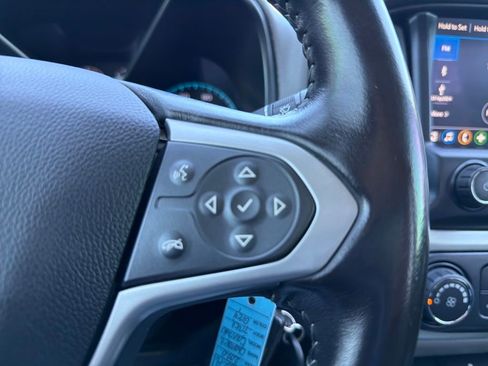 Used 2020 Chevrolet Colorado LT w/ LT Convenience Package image 19