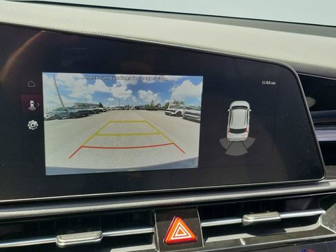 Used 2025 Kia Niro EX FWD image 24