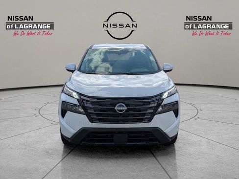 New 2026 Nissan Rogue SV FWD image 2
