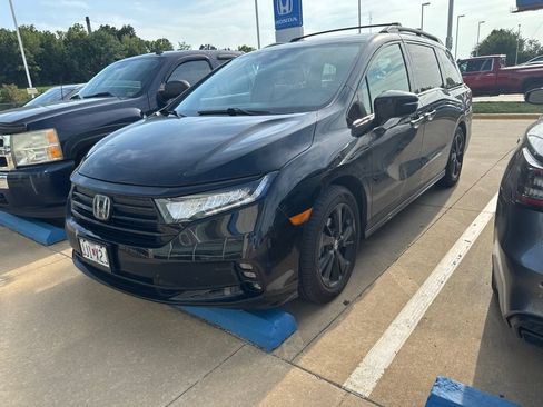 Certified 2023 Honda Odyssey Sport image 2