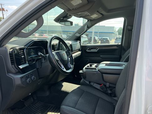 Used 2023 Chevrolet Silverado 1500 LT AWD/4WD image 9