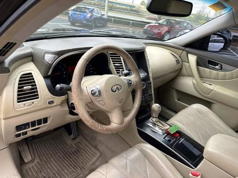 Used 2009 INFINITI FX35 2WD w/ Navigation Pkg image 11