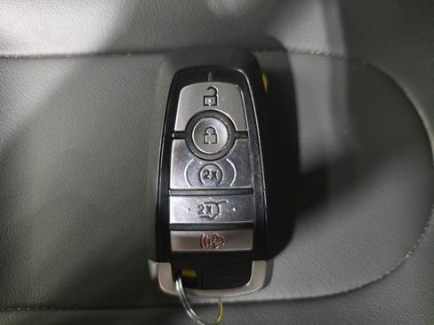 Used 2025 Ford Expedition Active AWD/4WD image 32