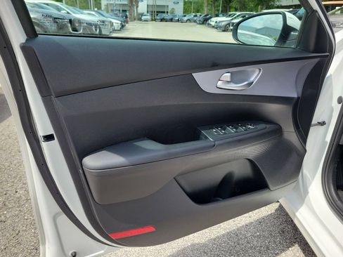 Used 2024 Kia Forte LXS FWD image 18