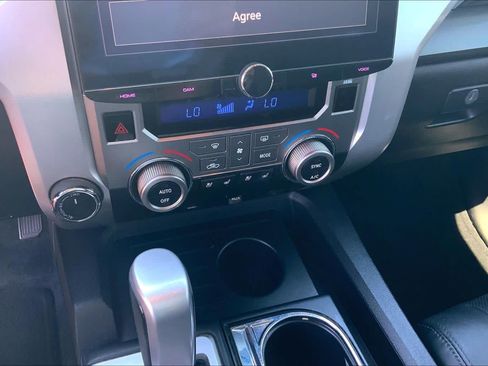 Used 2018 Toyota Tundra Platinum AWD/4WD image 35