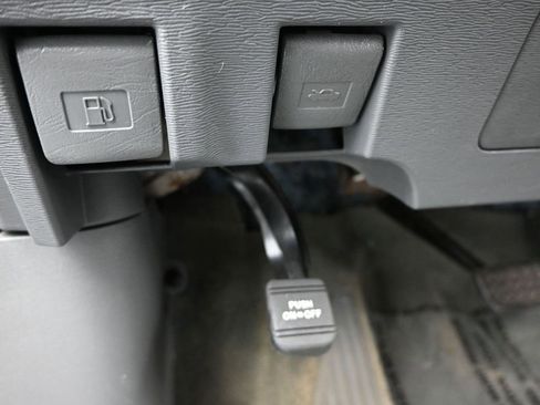 Used 2015 Toyota Sienna XLE image 22