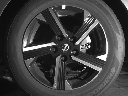 Used 2025 Nissan Sentra SV image 14