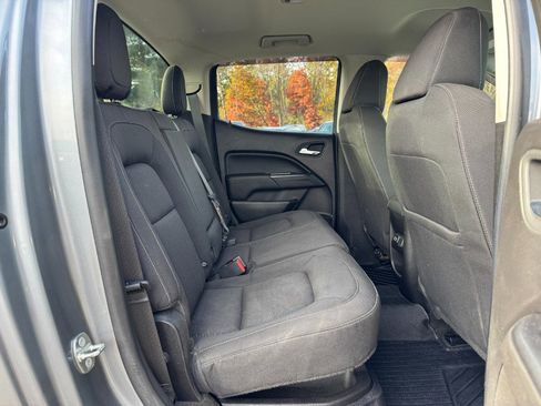Used 2018 GMC Canyon SLE image 17