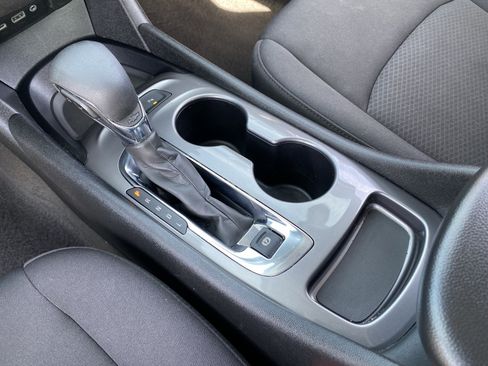 Used 2025 Chevrolet Malibu LS FWD image 25