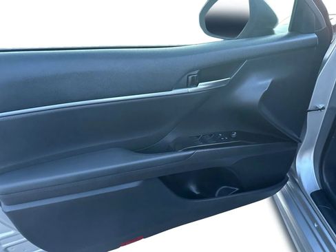 Used 2022 Toyota Camry SE FWD image 10