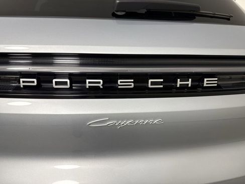 Certified 2025 Porsche Cayenne image 19