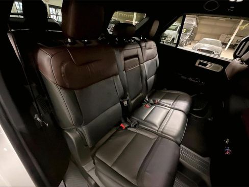 Certified 2022 Ford Explorer Platinum w/ Equipment Group 601A image 25