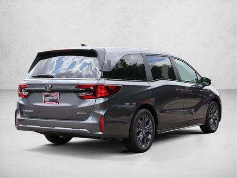 New 2026 Honda Odyssey Touring image 5