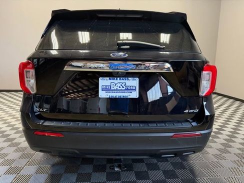 Used 2022 Ford Explorer XLT image 9