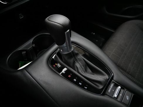 Certified 2023 Honda HR-V LX image 24