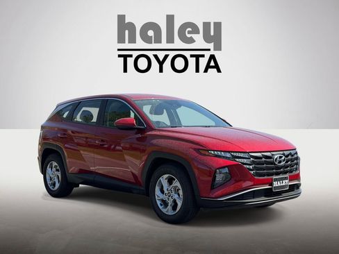 Used 2024 Hyundai Tucson SE image 1