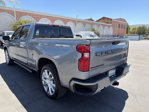 Used 2024 Chevrolet Silverado 1500 High Country w/ High Country Premium Package AWD/4WD image 6