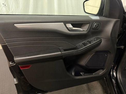 Used 2024 Ford Escape Platinum w/ Premium Technology Package image 22