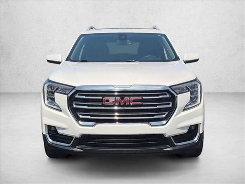 Used 2022 GMC Terrain SLT FWD image 2