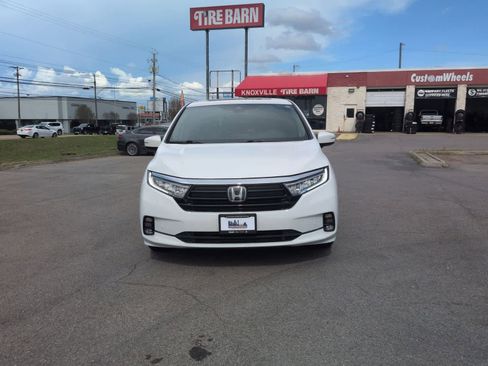 Used 2023 Honda Odyssey Elite image 3