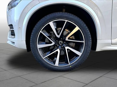 Used 2023 Volvo XC90 B6 Plus w/ Protection Package Premier AWD/4WD image 11