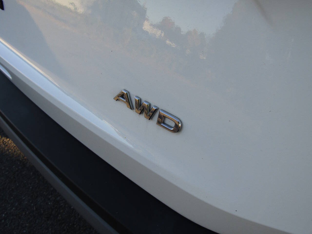 Used 2023 Nissan Rogue S AWD/4WD image 26