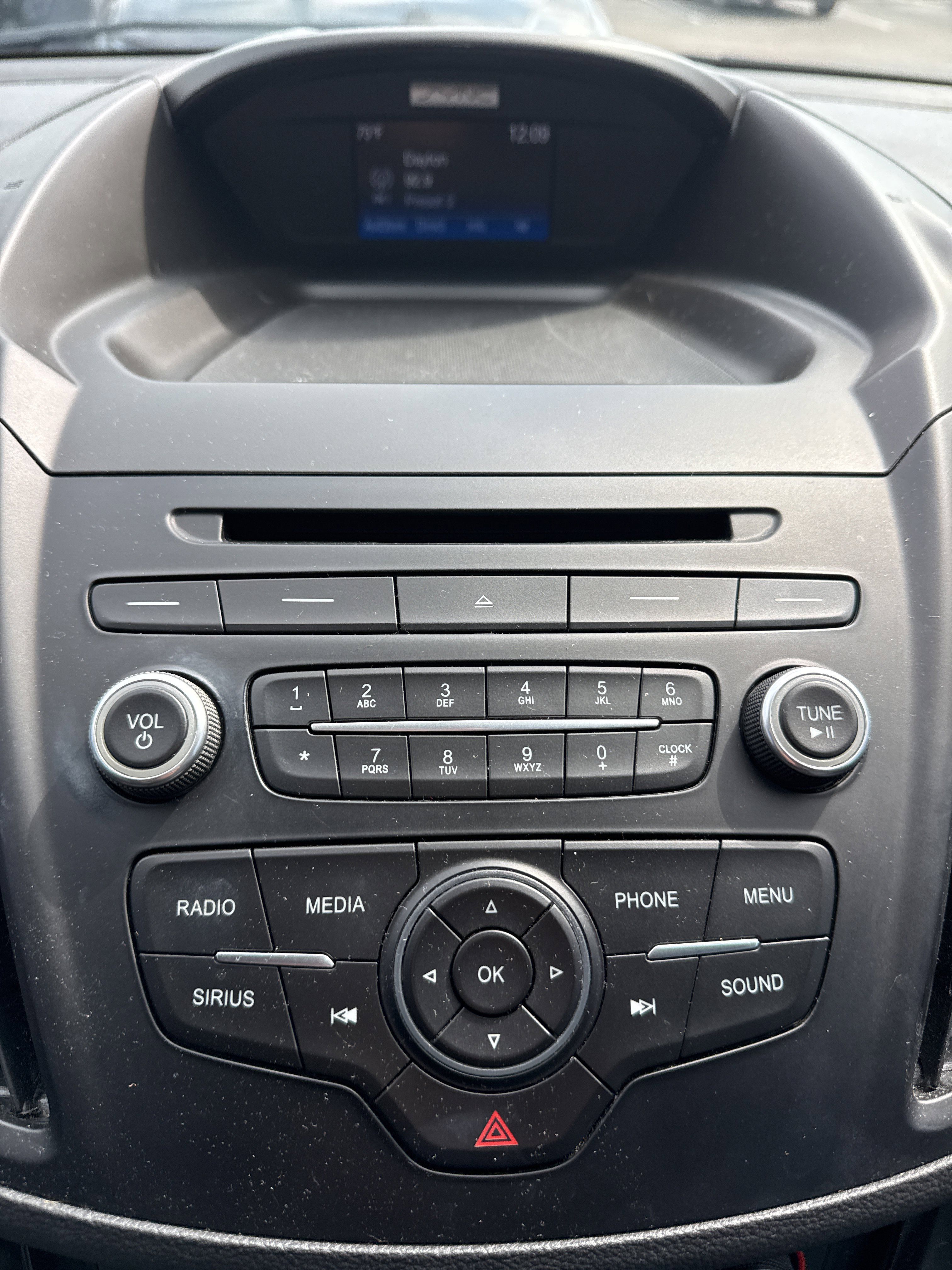 Used 2017 Ford Escape SE w/ SE Sport Appearance Package AWD/4WD image 3