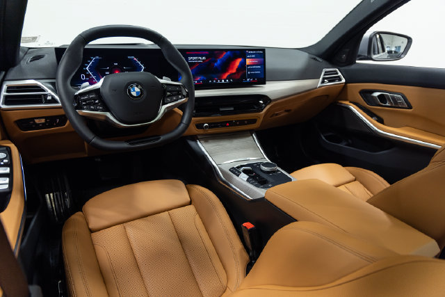 Certified 2025 BMW 330i xDrive Sedan w/ Premium Package AWD/4WD image 19