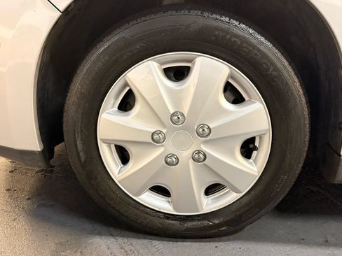 Used 2012 Nissan Versa 1.8 S FWD image 28