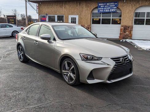 Used 2018 Lexus IS 300 AWD w/ Comfort Package image 3