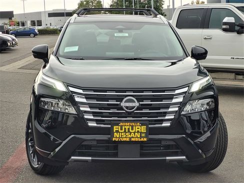 New 2026 Nissan Rogue Platinum image 2