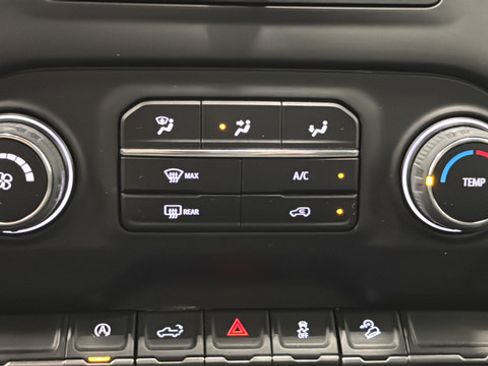 Used 2022 Chevrolet Silverado 1500 Custom Trail Boss w/ LPO, Dark Essentials Package AWD/4WD image 17