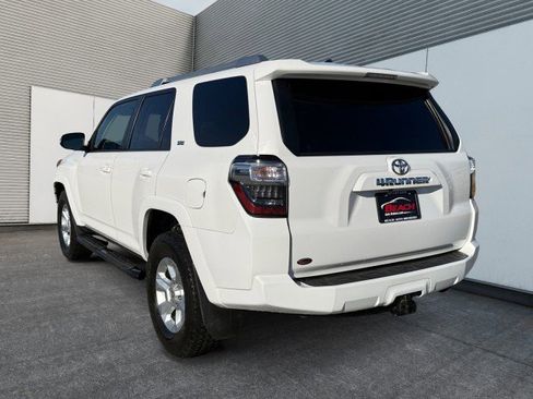 Used 2017 Toyota 4Runner SR5 Premium image 11