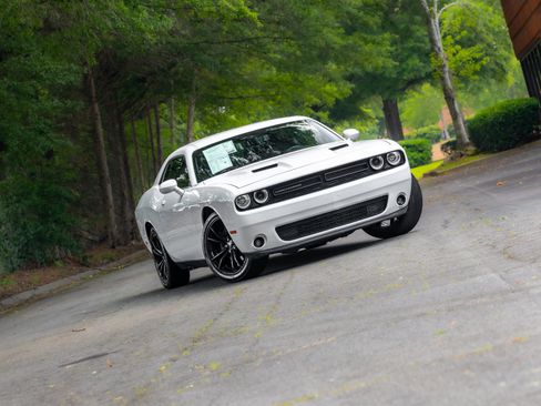 Used 2017 Dodge Challenger SXT Plus RWD image 20