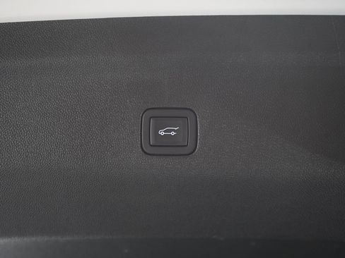 Used 2024 GMC Yukon Denali Ultimate AWD/4WD image 11