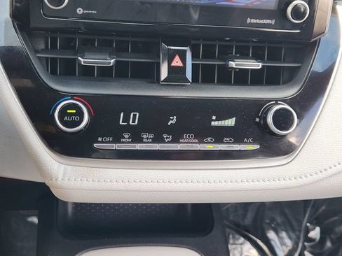 Used 2022 Toyota Corolla SE FWD image 14