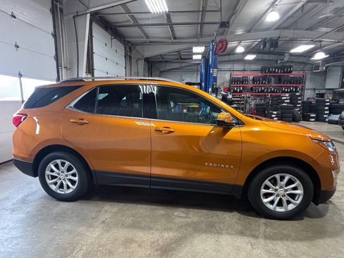 Used 2018 Chevrolet Equinox LT w/ Sun & Infotainment Package image 3