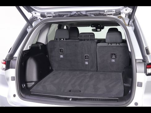 Used 2023 Jeep Grand Cherokee Laredo w/ Luxury Tech Group I image 15