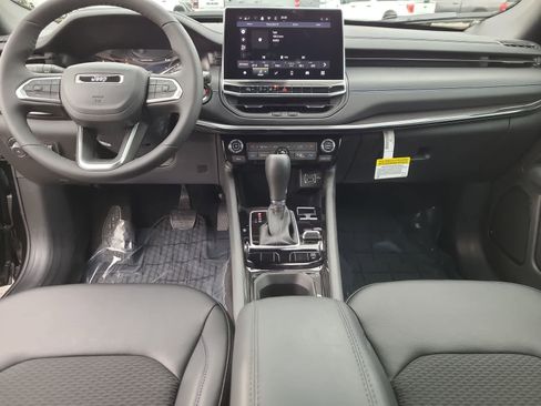 New 2026 Jeep Compass Latitude AWD/4WD image 18