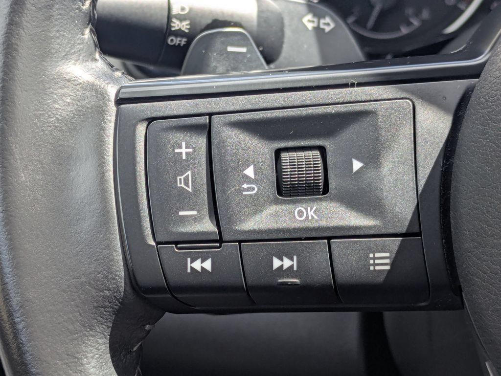Used 2025 Nissan Pathfinder SV AWD/4WD image 24