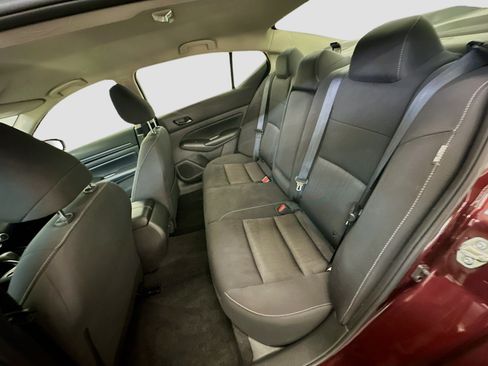 Used 2025 Nissan Altima 2.5 SV FWD image 28