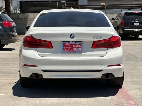 Used 2018 BMW 530i RWD image 8