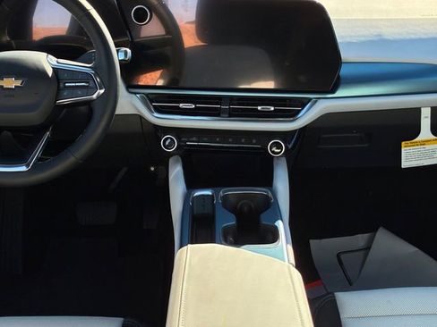 New 2026 Chevrolet Equinox EV LT w/ Convenience Package II image 20