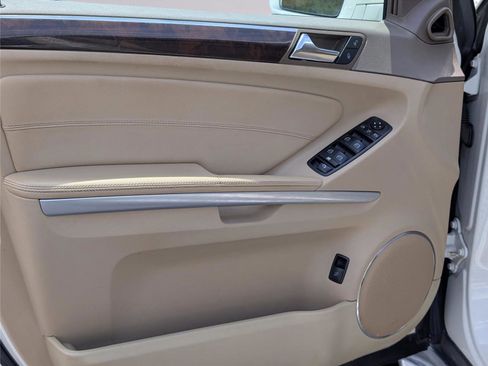 Used 2012 Mercedes-Benz GL 320 BlueTEC 4MATIC image 12