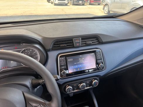 Used 2025 Nissan Versa SV FWD image 17