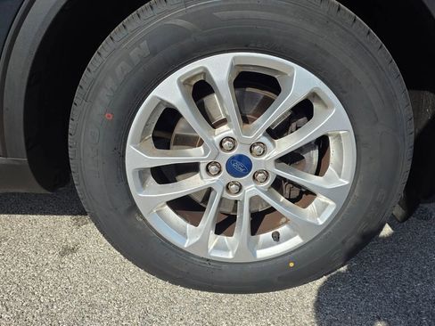 Used 2022 Ford Escape SE w/ Cold Weather Package image 16