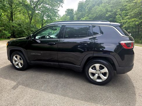 Used 2017 Jeep Compass Latitude w/ Popular Equipment Group image 9