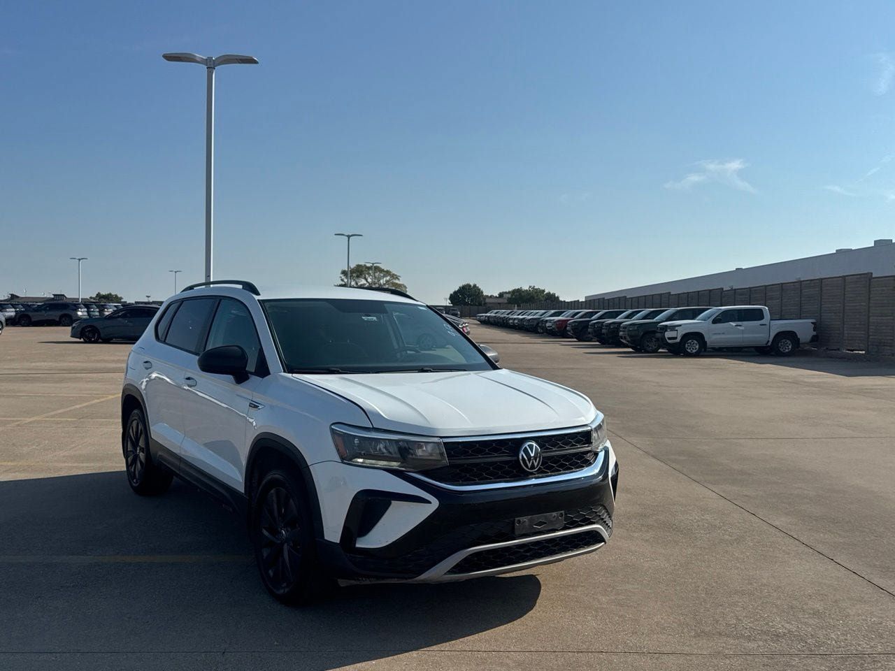 Used 2022 Volkswagen Taos S FWD image 1