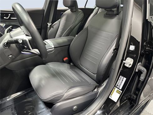 Used 2025 Mercedes-Benz C 300 4MATIC Sedan image 27