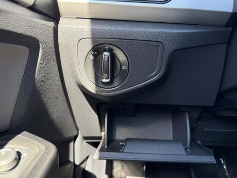 Used 2021 Volkswagen Atlas Cross Sport SEL image 31